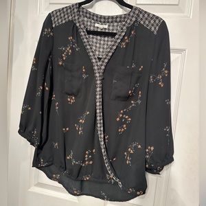 Maurices Size M Womens Black Floral Sheer Polyester Surplice V-neck 3/4 Sleeve